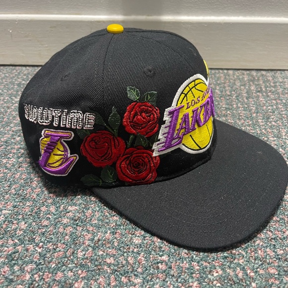 Lakers Champs Cap - Picture 2 of 5